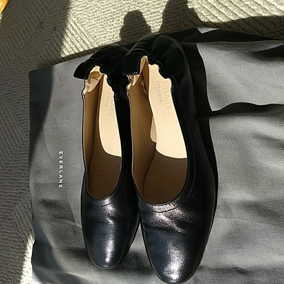 Everlane Shoes - Everlane day flats